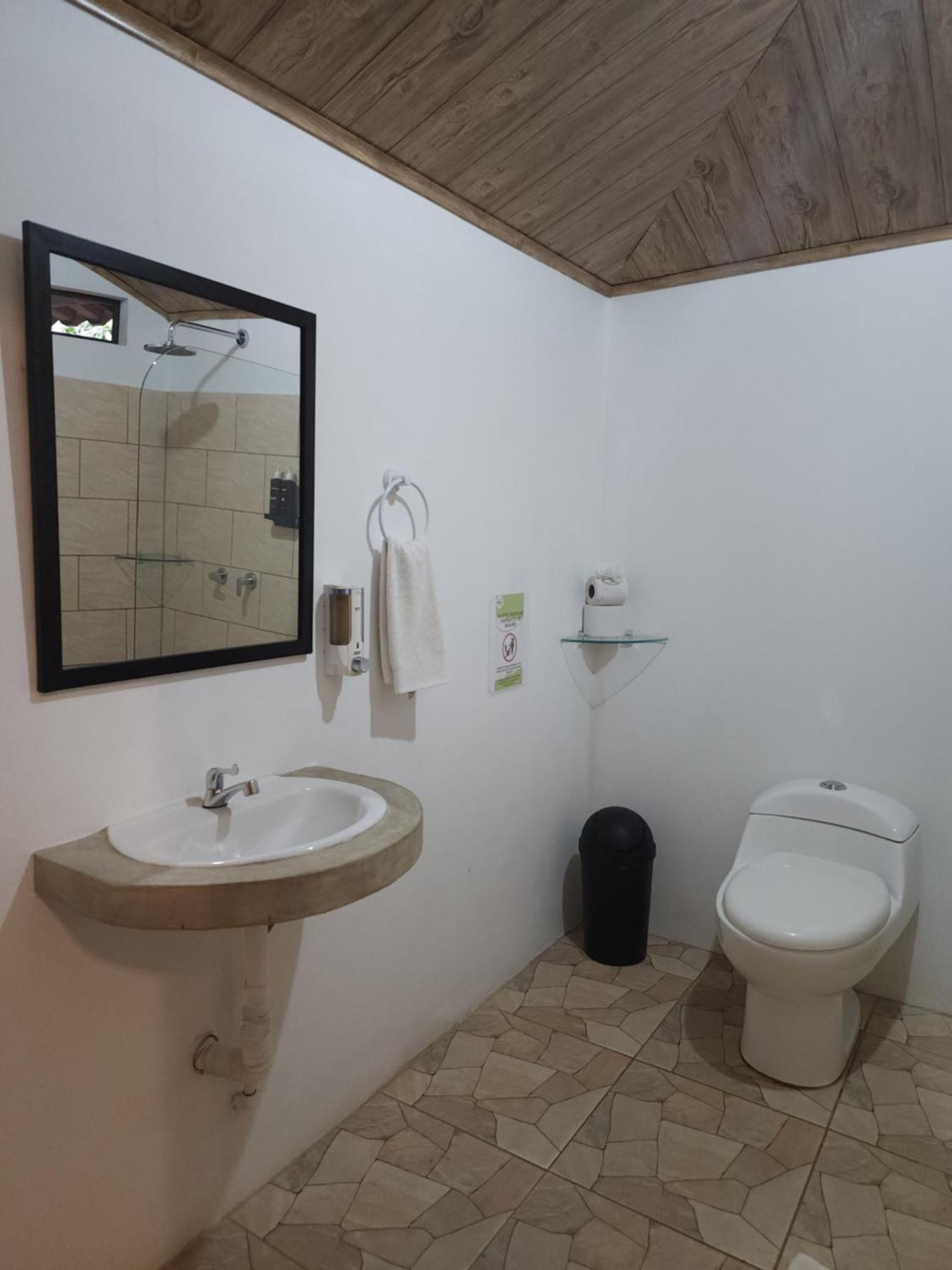 Casa Thirema Tortuguero Hotel Bagian luar foto